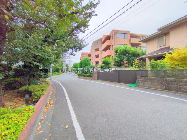 G00384076 東京都調布市調布ヶ丘３丁目 中古マンション 6299万円 専有面積76.22m² (約23.05坪) 間取り３ＬＤＫ 所在階3階 築年月1998年02月(築27年)【外観10】