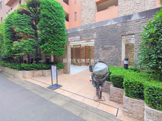 G00384076 東京都調布市調布ヶ丘３丁目 中古マンション 6299万円 専有面積76.22m² (約23.05坪) 間取り３ＬＤＫ 所在階3階 築年月1998年02月(築27年)【外観13】