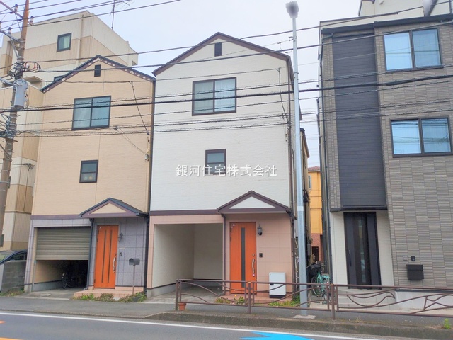 G00384089 神奈川県川崎市中原区井田中ノ町 中古一戸建て 5599万円 土地面積52.39m² (約15.84坪) 建物面積99.98m² (約30.24坪) 間取り２ＳＬＤＫ 築年月2003年06月(築22年)【外観2】