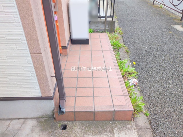 G00384089 神奈川県川崎市中原区井田中ノ町 中古一戸建て 5599万円 土地面積52.39m² (約15.84坪) 建物面積99.98m² (約30.24坪) 間取り２ＳＬＤＫ 築年月2003年06月(築22年)【外観5】