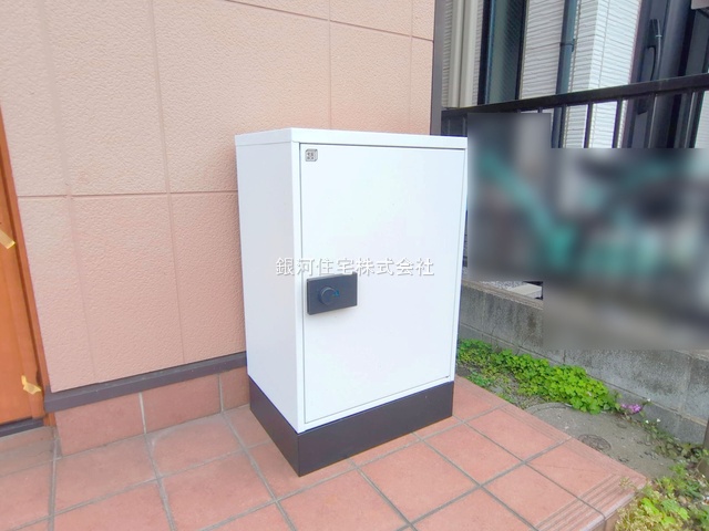 G00384089 神奈川県川崎市中原区井田中ノ町 中古一戸建て 5599万円 土地面積52.39m² (約15.84坪) 建物面積99.98m² (約30.24坪) 間取り２ＳＬＤＫ 築年月2003年06月(築22年)【外観10】