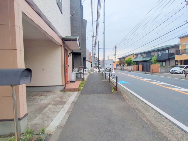 G00384089 神奈川県川崎市中原区井田中ノ町 中古一戸建て 5599万円 土地面積52.39m² (約15.84坪) 建物面積99.98m² (約30.24坪) 間取り２ＳＬＤＫ 築年月2003年06月(築22年)【外観13】