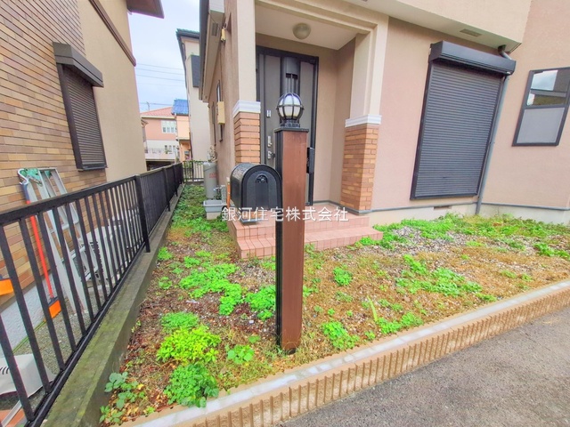 G00384159 神奈川県相模原市緑区下九沢 中古一戸建て 2580万円 土地面積120.70m² (約36.51坪) 建物面積90.88m² (約27.49坪) 間取り４ＬＤＫ 築年月2001年05月(築24年)【外観4】