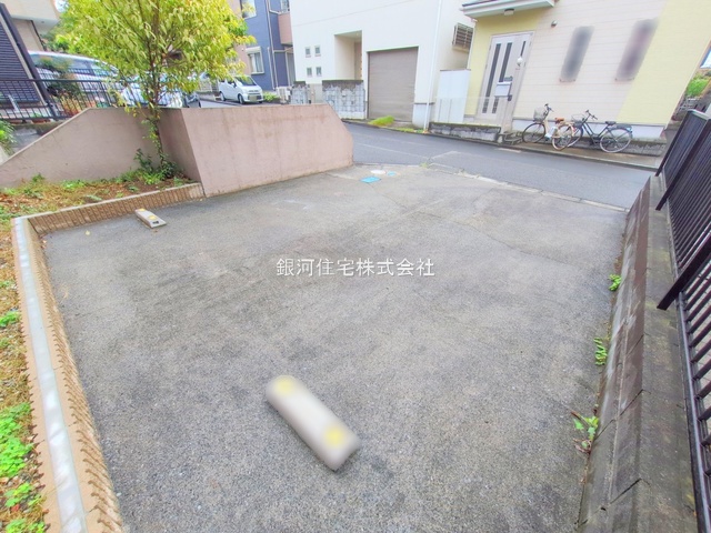 G00384159 神奈川県相模原市緑区下九沢 中古一戸建て 2580万円 土地面積120.70m² (約36.51坪) 建物面積90.88m² (約27.49坪) 間取り４ＬＤＫ 築年月2001年05月(築24年)【外観5】