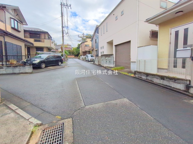 G00384159 神奈川県相模原市緑区下九沢 中古一戸建て 2580万円 土地面積120.70m² (約36.51坪) 建物面積90.88m² (約27.49坪) 間取り４ＬＤＫ 築年月2001年05月(築24年)【外観8】