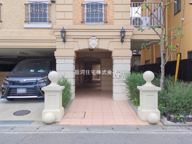 G00384193 神奈川県川崎市高津区子母口 中古マンション 4480万円 専有面積65.35m² (約19.76坪) 間取り３ＬＤＫ 所在階2階 築年月2007年03月(築18年)【外観5】