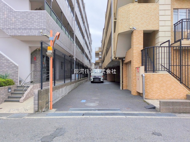 G00384193 神奈川県川崎市高津区子母口 中古マンション 4480万円 専有面積65.35m² (約19.76坪) 間取り３ＬＤＫ 所在階2階 築年月2007年03月(築18年)【外観13】