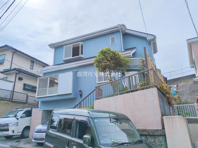 G00384210 神奈川県横浜市泉区白百合３丁目 中古一戸建て 3780万円 土地面積100.10m² (約30.28坪) 建物面積91.71m² (約27.74坪) 間取り４ＬＤＫ 築年月1997年02月(築28年)【外観2】