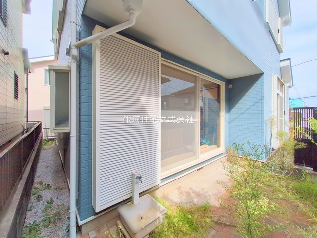 G00384210 神奈川県横浜市泉区白百合３丁目 中古一戸建て 3780万円 土地面積100.10m² (約30.28坪) 建物面積91.71m² (約27.74坪) 間取り４ＬＤＫ 築年月1997年02月(築28年)【外観10】