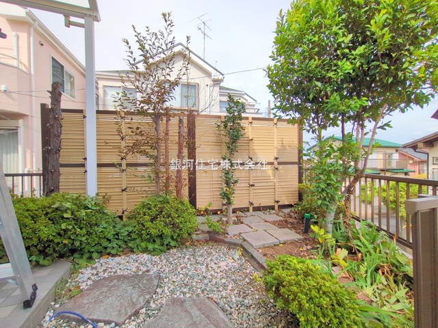 G00384210 神奈川県横浜市泉区白百合３丁目 中古一戸建て 3780万円 土地面積100.10m² (約30.28坪) 建物面積91.71m² (約27.74坪) 間取り４ＬＤＫ 築年月1997年02月(築28年)【外観16】