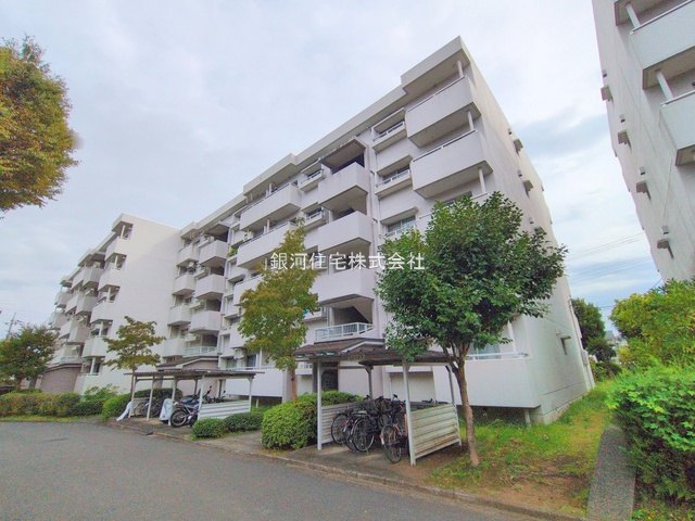 G00384254 神奈川県厚木市宮の里４丁目 中古マンション 998万円 専有面積76.91m² (約23.26坪) 間取り３ＬＤＫ 所在階4階 築年月1983年03月(築42年)【外観2】