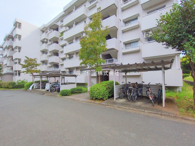 G00384254 神奈川県厚木市宮の里４丁目 中古マンション 998万円 専有面積76.91m² (約23.26坪) 間取り３ＬＤＫ 所在階4階 築年月1983年03月(築42年)【外観3】