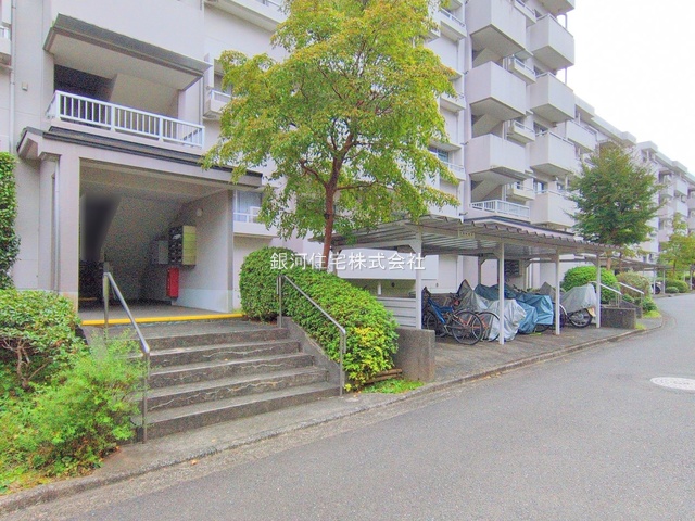 G00384254 神奈川県厚木市宮の里４丁目 中古マンション 998万円 専有面積76.91m² (約23.26坪) 間取り３ＬＤＫ 所在階4階 築年月1983年03月(築42年)【外観13】