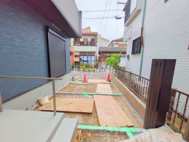 G00384259 千葉県市川市大洲３丁目 新築一戸建て 5099万円 土地面積94.69m² (約28.64坪) 建物面積94.19m² (約28.49坪) 間取り３ＬＤＫ 築年月2025年10月(築１年以内)【外観8】