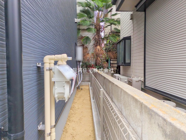 G00384259 千葉県市川市大洲３丁目 新築一戸建て 5099万円 土地面積94.69m² (約28.64坪) 建物面積94.19m² (約28.49坪) 間取り３ＬＤＫ 築年月2025年10月(築１年以内)【外観16】