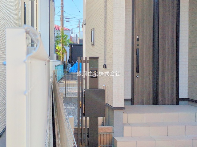 G00384263 千葉県市川市香取１丁目 新築一戸建て 6390万円 土地面積83.29m² (約25.19坪) 建物面積86.73m² (約26.23坪) 間取り３ＬＤＫ 築年月2025年11月(築１年以内)【外観9】