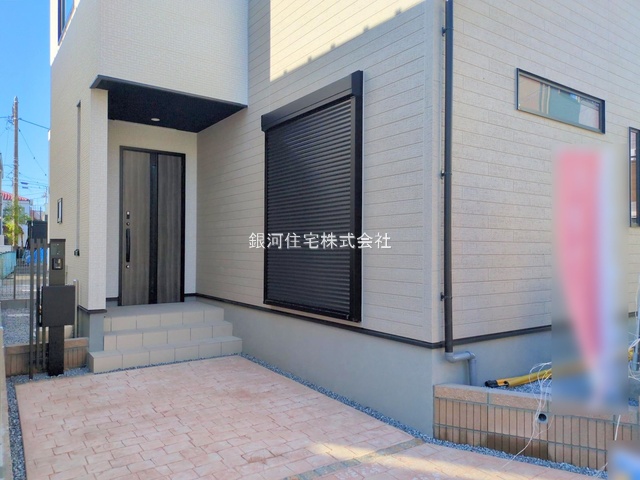 G00384263 千葉県市川市香取１丁目 新築一戸建て 6390万円 土地面積83.29m² (約25.19坪) 建物面積86.73m² (約26.23坪) 間取り３ＬＤＫ 築年月2025年11月(築１年以内)【外観11】