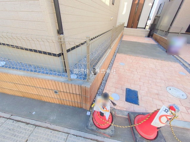 G00384263 千葉県市川市香取１丁目 新築一戸建て 6390万円 土地面積83.29m² (約25.19坪) 建物面積86.73m² (約26.23坪) 間取り３ＬＤＫ 築年月2025年11月(築１年以内)【外観14】