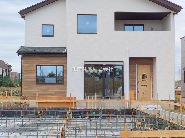 G00384275 千葉県市川市北方町４丁目 新築一戸建て 5399万円 土地面積198.86m² (約60.15坪) 建物面積109.06m² (約32.99坪) 間取り４ＬＤＫ 築年月2025年11月(築１年以内)【外観4】