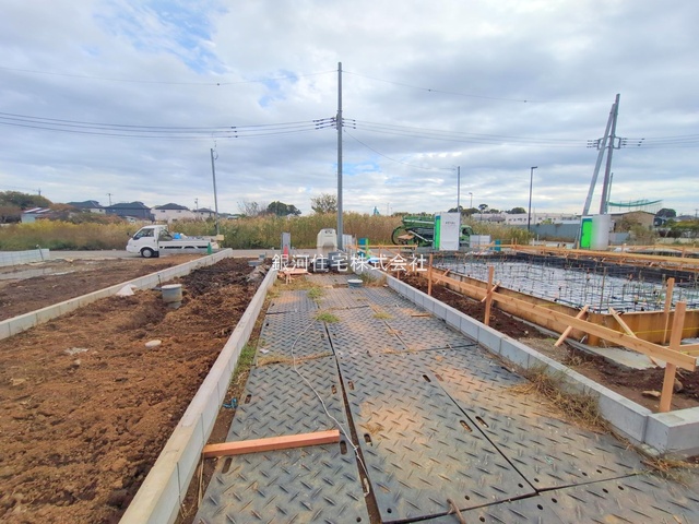 G00384275 千葉県市川市北方町４丁目 新築一戸建て 5399万円 土地面積198.86m² (約60.15坪) 建物面積109.06m² (約32.99坪) 間取り４ＬＤＫ 築年月2025年11月(築１年以内)【外観5】