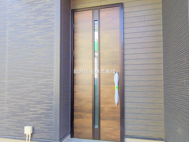 G00384324 埼玉県越谷市宮本町４丁目 新築一戸建て 3799万円 土地面積100.03m² (約30.25坪) 建物面積96.04m² (約29.05坪) 間取り３ＬＤＫ 築年月2025年11月(築１年以内)【外観16】