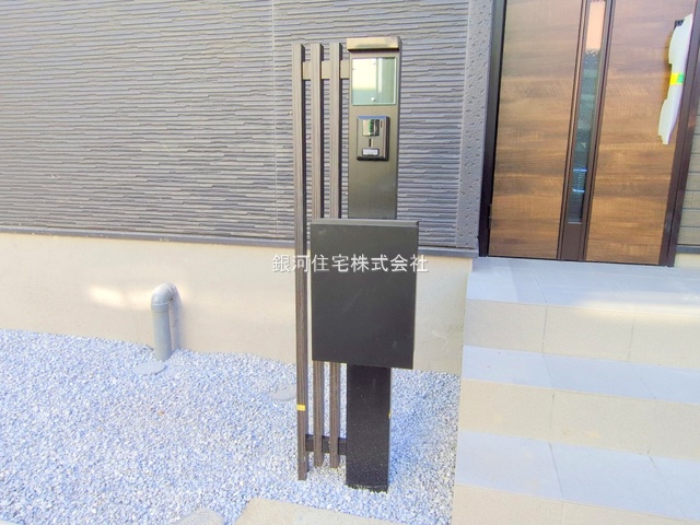 G00384324 埼玉県越谷市宮本町４丁目 新築一戸建て 3799万円 土地面積100.03m² (約30.25坪) 建物面積96.04m² (約29.05坪) 間取り３ＬＤＫ 築年月2025年11月(築１年以内)【外観17】