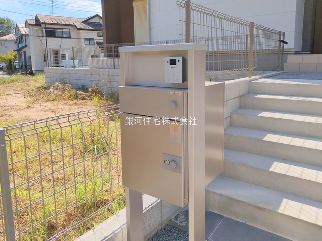 G00384392 千葉県市川市柏井町１丁目 新築一戸建て 4498万円 土地面積140.45m² (約42.48坪) 建物面積107.65m² (約32.56坪) 間取り２ＳＬＤＫ 築年月2025年09月(築１年以内)【外観14】