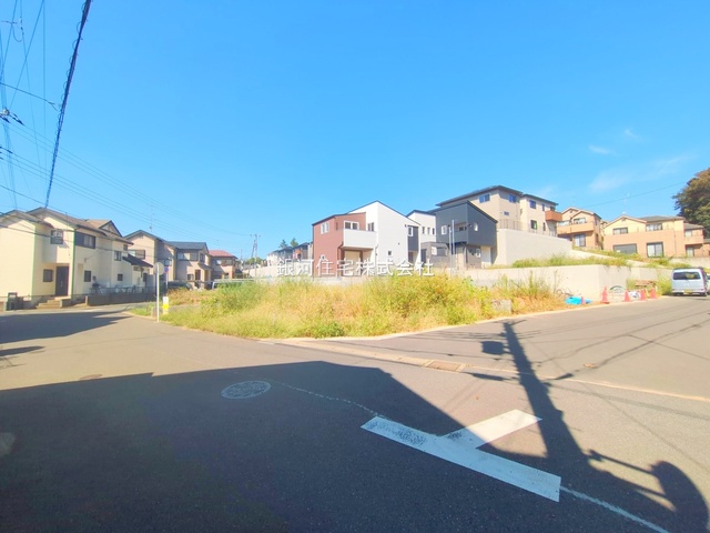 G00384393 千葉県市川市柏井町１丁目 新築一戸建て 5498万円 土地面積182.10m² (約55.08坪) 建物面積113.44m² (約34.31坪) 間取り２ＬＤＫ 築年月2025年09月(築１年以内)【外観3】