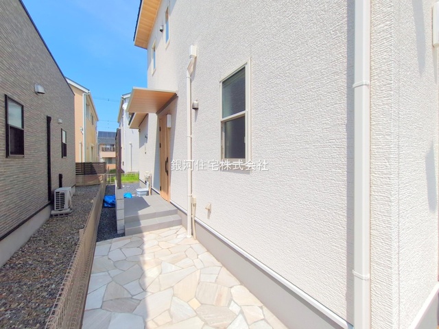 G00384423 千葉県木更津市金田東４丁目 中古一戸建て 4480万円 土地面積166.84m² (約50.46坪) 建物面積110.13m² (約33.31坪) 間取り３ＬＤＫ 築年月2024年10月(築1年)【外観7】