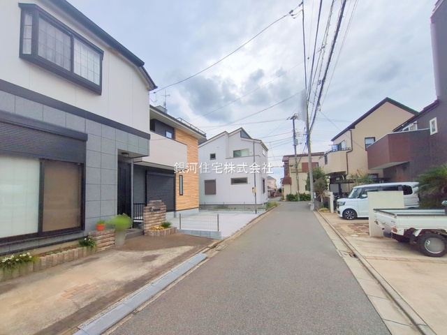 G00384429 千葉県船橋市新高根４丁目 新築一戸建て 4399万円 土地面積135.78m² (約41.07坪) 建物面積110.86m² (約33.53坪) 間取り４ＬＤＫ 築年月2025年11月(築１年以内)【外観3】
