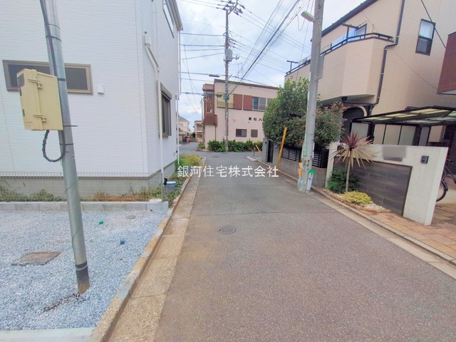 G00384429 千葉県船橋市新高根４丁目 新築一戸建て 4399万円 土地面積135.78m² (約41.07坪) 建物面積110.86m² (約33.53坪) 間取り４ＬＤＫ 築年月2025年11月(築１年以内)【外観4】