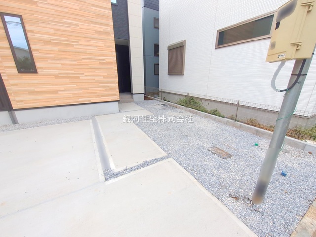 G00384429 千葉県船橋市新高根４丁目 新築一戸建て 4399万円 土地面積135.78m² (約41.07坪) 建物面積110.86m² (約33.53坪) 間取り４ＬＤＫ 築年月2025年11月(築１年以内)【外観5】