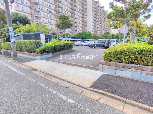 G00384482 千葉県松戸市新松戸７丁目 中古マンション 2680万円 専有面積86.07m² (約26.03坪) 間取り４ＬＤＫ 所在階6階 築年月1980年02月(築45年)【外観12】