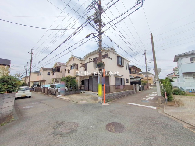 G00384508 神奈川県相模原市南区御園４丁目 中古一戸建て 2699万円 土地面積82.51m² (約24.95坪) 建物面積80.96m² (約24.49坪) 間取り３ＬＤＫ 築年月1993年11月(築32年)【外観3】