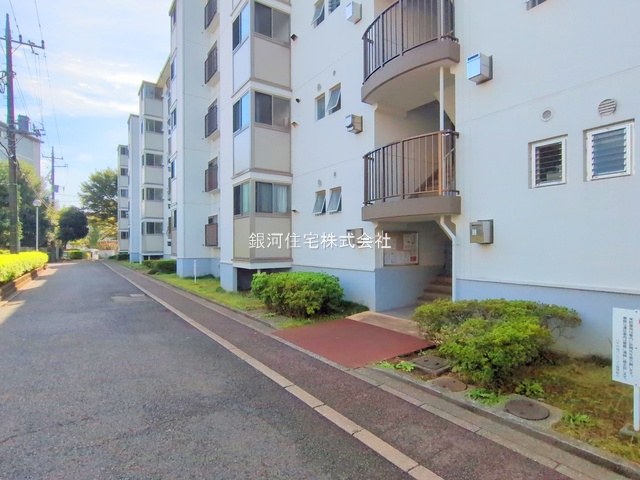 G00384525 千葉県千葉市花見川区柏井１丁目 中古マンション 1380万円 専有面積76.21m² (約23.05坪) 間取り４ＤＫ 所在階2階 築年月1974年02月(築51年)【外観5】