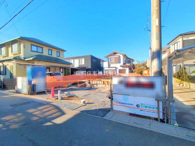 G00384531 埼玉県桶川市坂田東１丁目 新築一戸建て 3998万円 土地面積198.27m² (約59.97坪) 建物面積100.61m² (約30.43坪) 間取り４ＬＤＫ 築年月2026年01月【外観5】