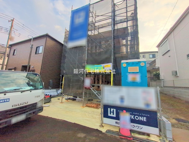 G00384543 千葉県船橋市習志野台４丁目 新築一戸建て 4780万円 土地面積107.87m² (約32.63坪) 建物面積101.07m² (約30.57坪) 間取り４ＬＤＫ 築年月2026年01月【外観2】