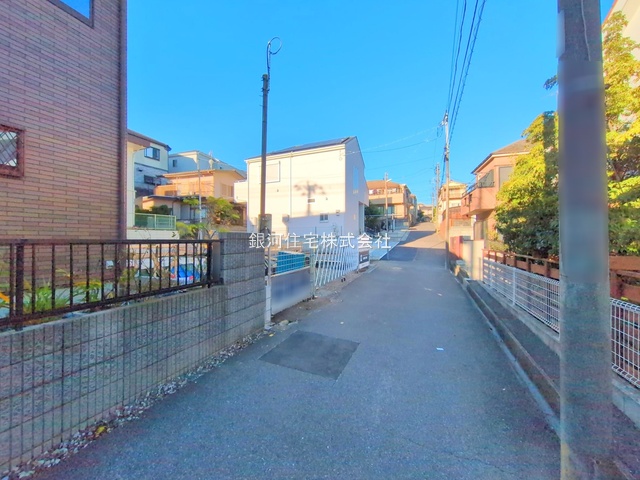 G00384543 千葉県船橋市習志野台４丁目 新築一戸建て 4780万円 土地面積107.87m² (約32.63坪) 建物面積101.07m² (約30.57坪) 間取り４ＬＤＫ 築年月2026年01月【外観9】