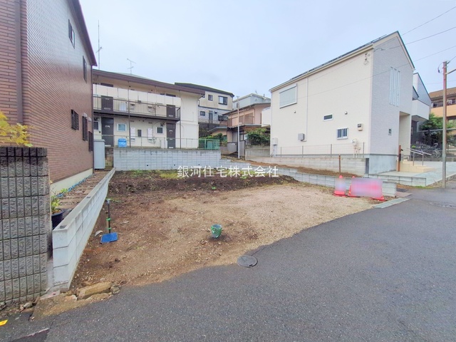 G00384543 千葉県船橋市習志野台４丁目 新築一戸建て 4780万円 土地面積107.87m² (約32.63坪) 建物面積101.07m² (約30.57坪) 間取り４ＬＤＫ 築年月2026年01月【外観10】