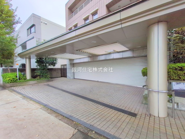 G00384546 東京都世田谷区深沢３丁目 中古マンション 1億3500万円 専有面積100.99m² (約30.54坪) 間取り２ＬＤＫ 所在階2階 築年月1992年01月(築33年)【外観11】