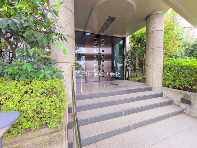 G00384546 東京都世田谷区深沢３丁目 中古マンション 1億3500万円 専有面積100.99m² (約30.54坪) 間取り２ＬＤＫ 所在階2階 築年月1992年01月(築33年)【外観13】