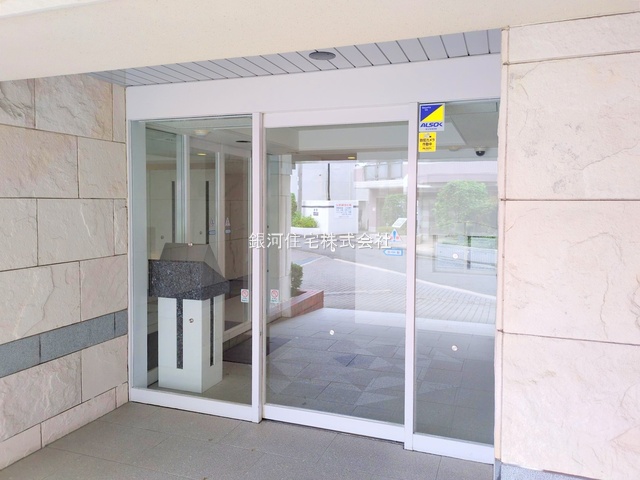 G00384552 神奈川県横浜市港北区大倉山３丁目 中古マンション 8680万円 専有面積86.90m² (約26.28坪) 間取り３ＬＤＫ 所在階3階 築年月2002年10月(築23年)【外観3】