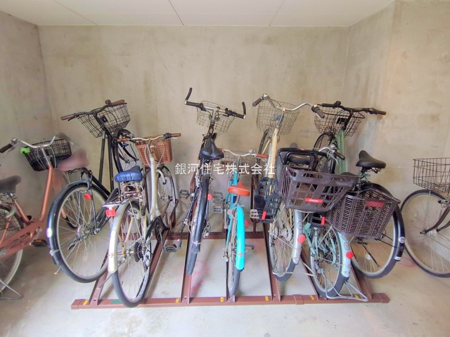 G00384552 神奈川県横浜市港北区大倉山３丁目 中古マンション 8680万円 専有面積86.90m² (約26.28坪) 間取り３ＬＤＫ 所在階3階 築年月2002年10月(築23年)【外観7】