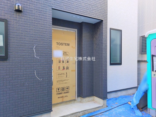 G00384573 東京都足立区梅島１丁目 新築一戸建て 3680万円 土地面積37.17m² (約11.24坪) 建物面積59.32m² (約17.94坪) 間取り３ＬＤＫ 築年月2025年12月【外観9】