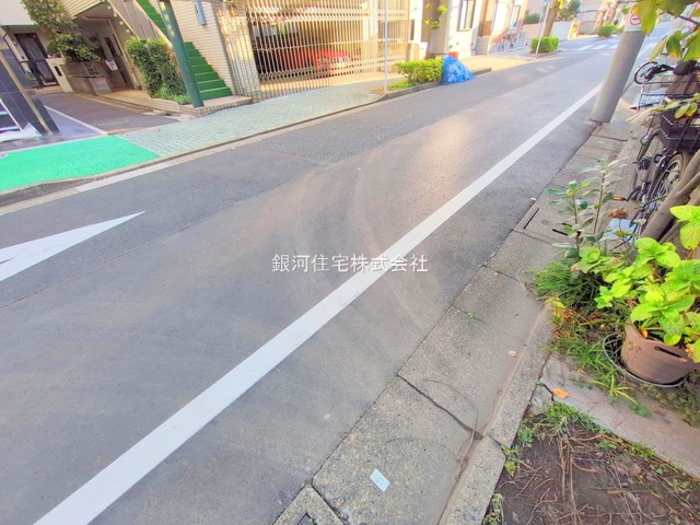 G00384573 東京都足立区梅島１丁目 新築一戸建て 3680万円 土地面積37.17m² (約11.24坪) 建物面積59.32m² (約17.94坪) 間取り３ＬＤＫ 築年月2025年12月【外観12】