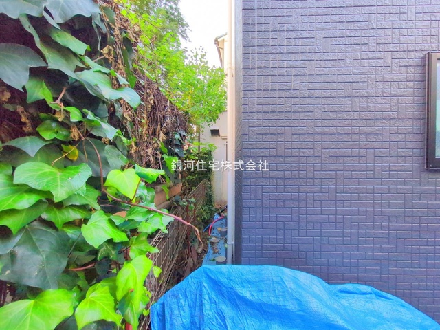 G00384573 東京都足立区梅島１丁目 新築一戸建て 3680万円 土地面積37.17m² (約11.24坪) 建物面積59.32m² (約17.94坪) 間取り３ＬＤＫ 築年月2025年12月【外観14】