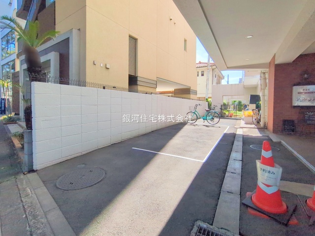 G00384581 東京都杉並区上高井戸１丁目 中古マンション 3299万円 専有面積39.06m² (約11.81坪) 間取り１ＬＤＫ 所在階3階 築年月1978年10月(築47年)【外観8】