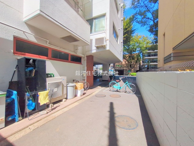 G00384581 東京都杉並区上高井戸１丁目 中古マンション 3299万円 専有面積39.06m² (約11.81坪) 間取り１ＬＤＫ 所在階3階 築年月1978年10月(築47年)【外観11】