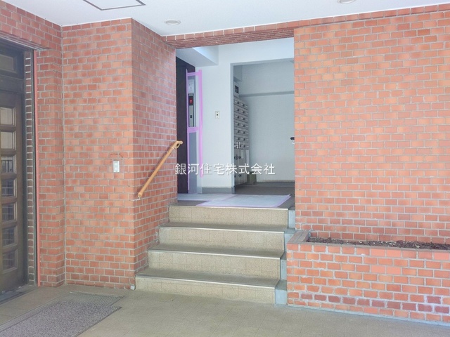 G00384581 東京都杉並区上高井戸１丁目 中古マンション 3299万円 専有面積39.06m² (約11.81坪) 間取り１ＬＤＫ 所在階3階 築年月1978年10月(築47年)【外観13】