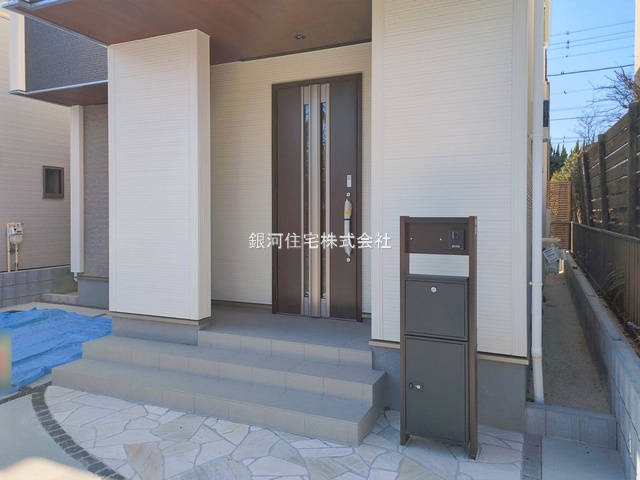 G00384583 千葉県市川市福栄４丁目 新築一戸建て 5790万円 土地面積104.42m² (約31.58坪) 建物面積102.06m² (約30.87坪) 間取り４ＬＤＫ 築年月2025年10月(築１年以内)【外観6】